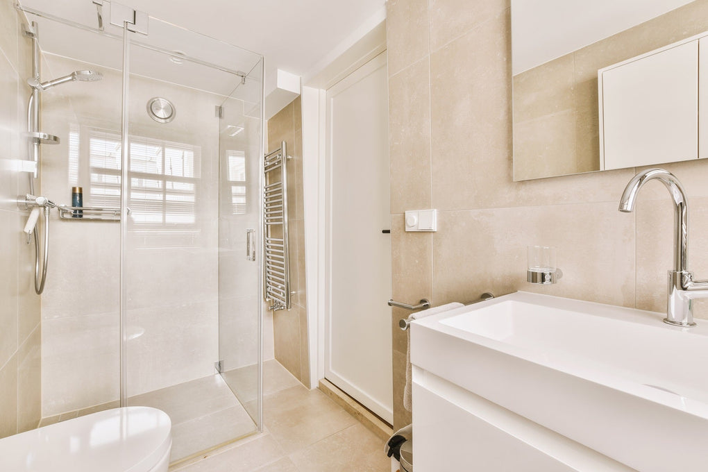 Comment rénover sa salle de bain à petits prix : Guide pratique