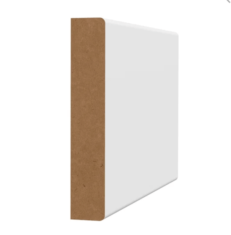 Moulure chambranle MDF blanche et marron, prête à peindre, pour encadrement de porte ou fenêtre. Durable et facile à travailler, idéale pour projets de finition. Produits et accessoires de pose, Nouveautés, En stock, Tous produits