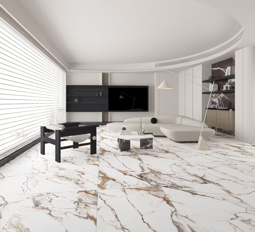 Salon avec carreaux céramique blanc avec un effet marbre Oikos Entrepôt de la Réno