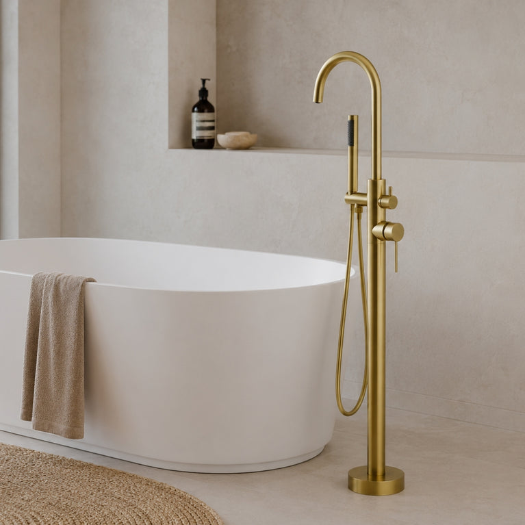 Freestanding round gold bathtub faucet