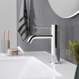 Short round chrome basin faucet