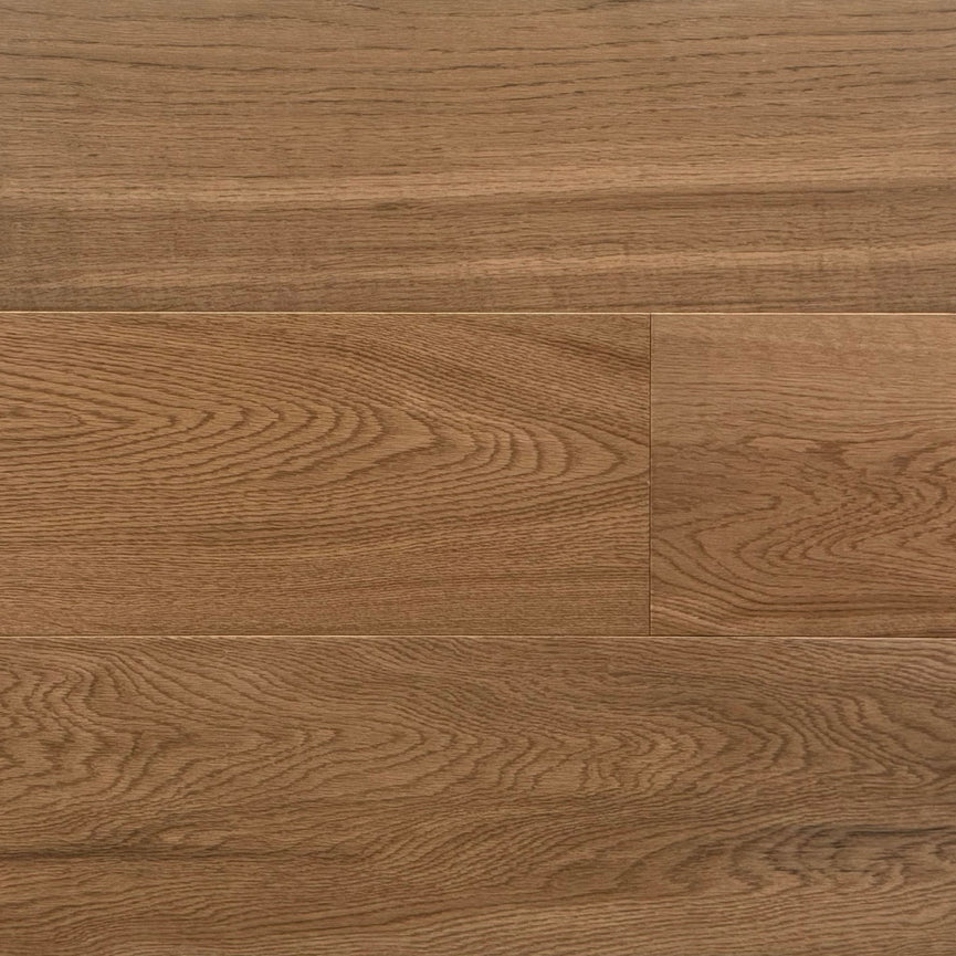 Plancher d'ingénierie en chêne blanc Portobello, lames larges de 7,5 pouces, finition brossée mate, couleur brun moyen chaud, texture du bois visible, aspect élégant et contemporain. Nouveautés, En stock, Tous produits, Plancher d'ingénierie