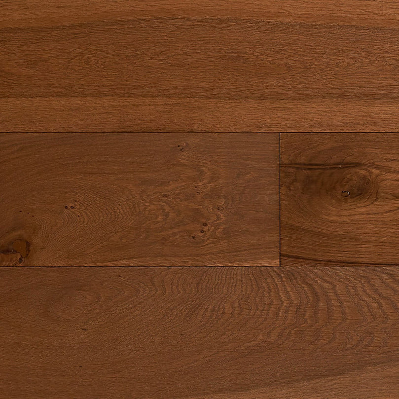 Plancher d'ingénierie chêne blanc bronze, texture brossée, larges lattes de 7,5 pouces, finition mate avec variances et nœuds. Aspect vintage et élégant pour intérieur moderne. Nouveautés, En stock, Tous produits, Plancher d'ingénierie