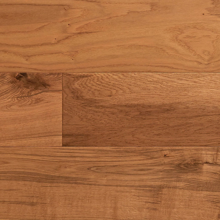 Plancher d'ingénierie en chêne blanc grade vintage, couleur marble. Larges lattes de 7,5 pouces avec finition brossée et lustre mat. Texture naturelle du bois avec nœuds visibles. Nouveautés, En stock, Tous produits, Plancher d'ingénierie