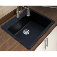 Évier noir sur plan effet granite 24