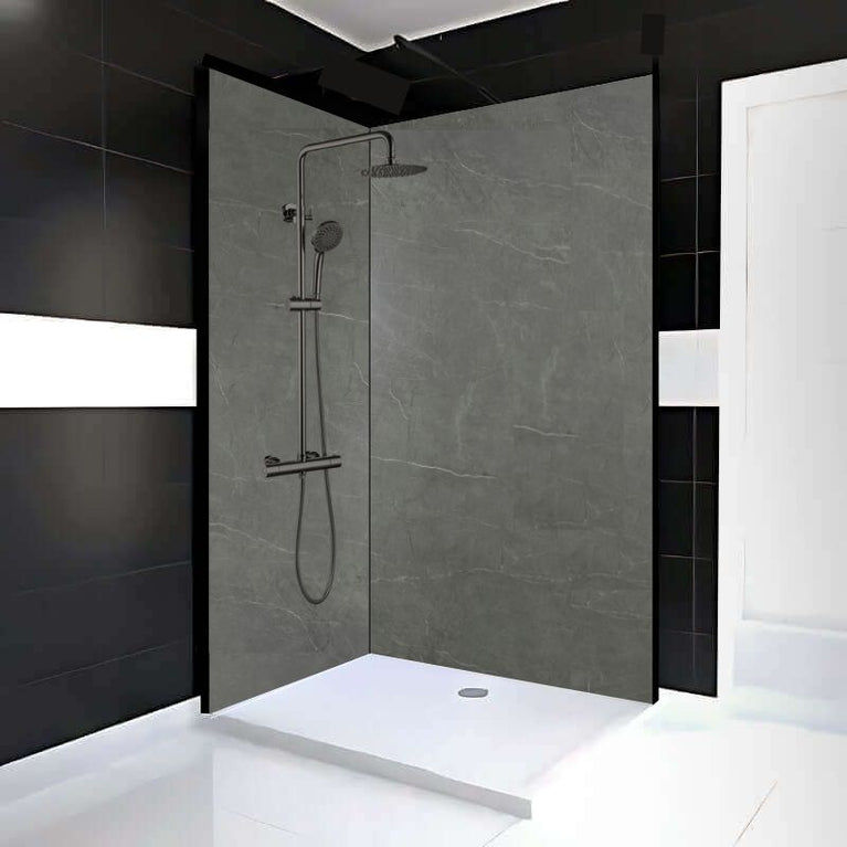 Panneau en PVC effet marbre gris, installation dans une salle de bain moderne